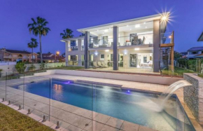 Le Bleu Horizon - Ocean view Luxury Home with Pool